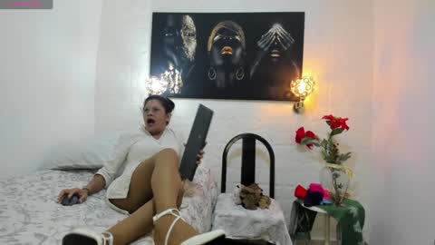 Snapshot of miss_lucero1 chatting on January 13, 2025, 2:28 am lucero online show from January 13, 2025, 2:28 am