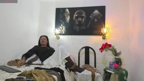 Snapshot of miss_lucero1 chatting on January 16, 2025, 12:23 am lucero online show from January 16, 2025, 12:23 am