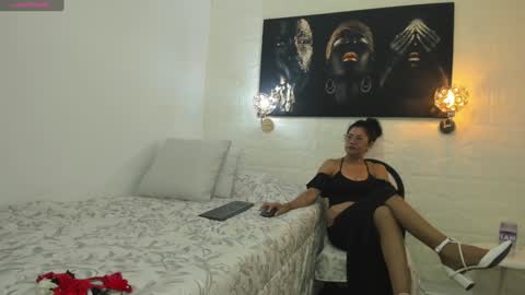 Snapshot of miss_lucero1 chatting on January 17, 2025, 5:53 am lucero online show from January 17, 2025, 5:53 am