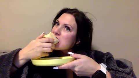 Snapshot of miss_maci_xo chatting on January 10, 2025, 6:28 pm Maci online show from January 10, 2025, 6:28 pm