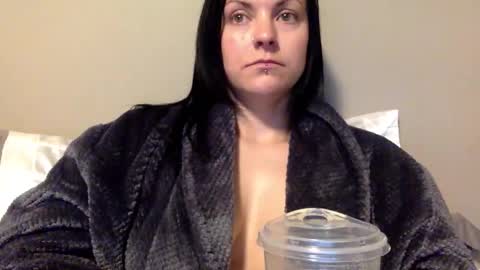 Snapshot of miss_maci_xo chatting on April 21, 2026, 12:11 pm Maci online show from April 21, 2026, 12:11 pm