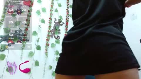 Snapshot of miss_mafehot chatting on March 4, 2025, 12:55 pm mafe maria fernanda online show from March 4, 2025, 12:55 pm