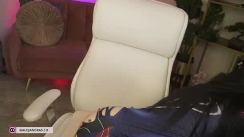 Alejandra online show from November 28, 2025, 10:56 pm