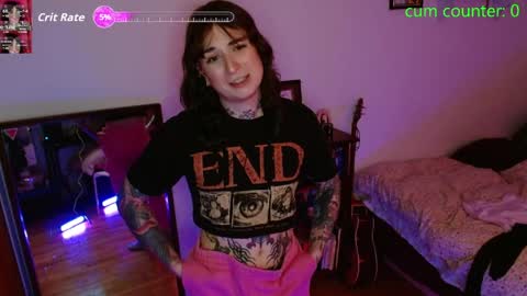 Snapshot of miss_raven_ts chatting on May 5, 2026, 7:33 pm Raven online show from May 5, 2026, 7:33 pm