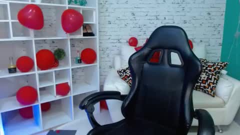 Snapshot of miss_shaira chatting on February 15, 2026, 1:02 am Shaira online show from February 15, 2026, 1:02 am