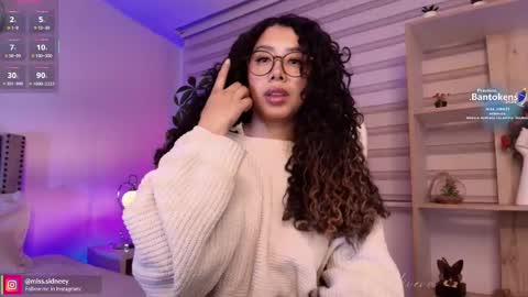 Amy Olivera online show from September 12, 2025, 1:11 pm