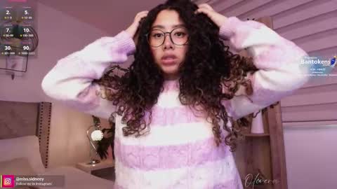 Amy Olivera online show from October 15, 2025, 1:11 pm