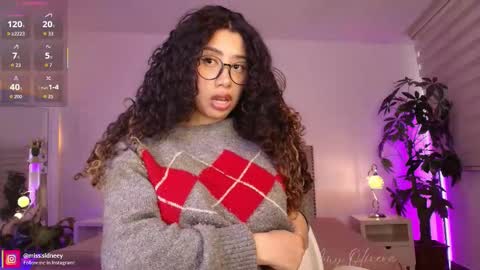 Amy Olivera online show from November 3, 2025, 12:06 pm