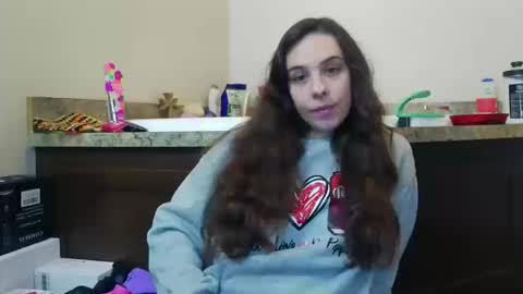 Bella online show from October 18, 2025, 3:09 am