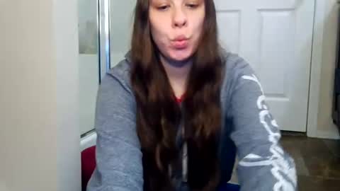 Snapshot of miss_sunshine01 chatting on July 21, 2026, 2:14 am Bella online show from July 21, 2026, 2:14 am