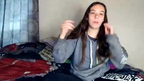 Snapshot of miss_sunshine01 chatting on July 22, 2026, 4:54 pm Bella online show from July 22, 2026, 4:54 pm