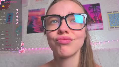 Snapshot of miss_sweetbb chatting on May 11, 2026, 2:45 pm Bella online show from May 11, 2026, 2:45 pm