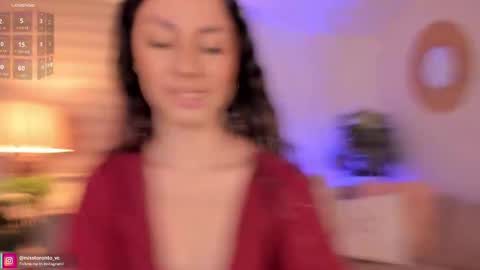 Adara Lpez online show from March 6, 2025, 12:41 pm