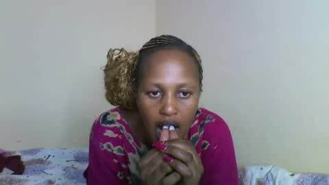 Snapshot of miss_vall chatting on March 13, 2026, 6:47 pm miss_vall online show from March 13, 2026, 6:47 pm