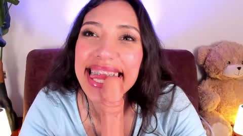 Miss Veronica online show from April 14, 2026, 6:25 pm