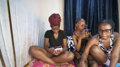 miss_worldfire online show from October 13, 2025, 9:48 pm