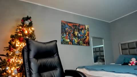 Snapshot of missale chatting on December 23, 2024, 8:03 pm Alesyamuscledoll online show from December 23, 2024, 8:03 pm