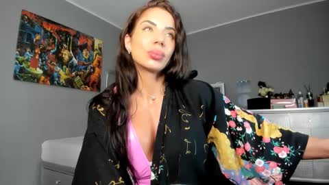 Snapshot of missale chatting on March 7, 2025, 3:18 pm Alesyamuscledoll online show from March 7, 2025, 3:18 pm