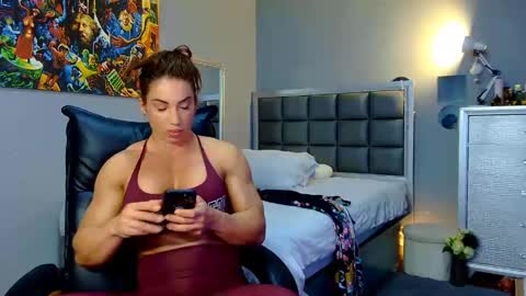 Snapshot of missale chatting on April 29, 2026, 7:20 pm Alesyamuscledoll online show from April 29, 2026, 7:20 pm