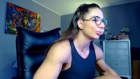 Snapshot of missale chatting on May 4, 2026, 6:59 pm Alesyamuscledoll online show from May 4, 2026, 6:59 pm