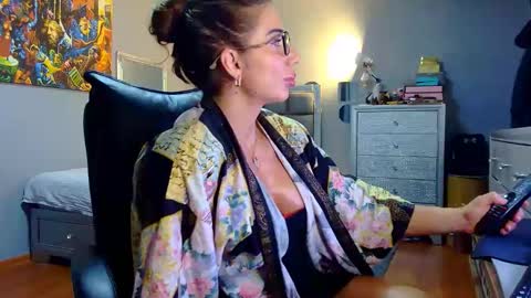 Snapshot of missale chatting on May 5, 2026, 8:06 pm Alesyamuscledoll online show from May 5, 2026, 8:06 pm