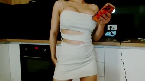 Snapshot of missalice13 chatting on June 30, 2026, 11:17 pm Queen A online show from June 30, 2026, 11:17 pm