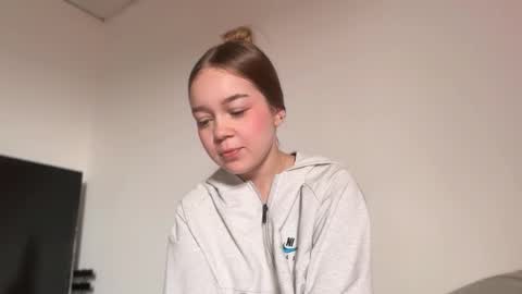 Ameliahs online show from October 3, 2025, 3:31 pm