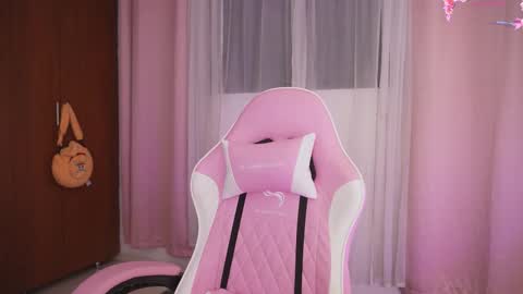 missara_ online show from December 16, 2025, 2:16 am