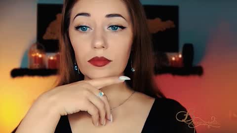 The divine Beverly online show from November 6, 2025, 3:18 am