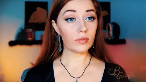 The divine Beverly online show from November 22, 2025, 8:13 am