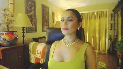 Snapshot of missbrownx chatting on December 12, 2024, 5:20 am Brownie -P online show from December 12, 2024, 5:20 am