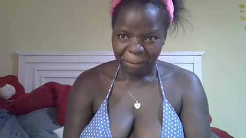 misscandy352_ online show from April 13, 2026, 2:22 pm