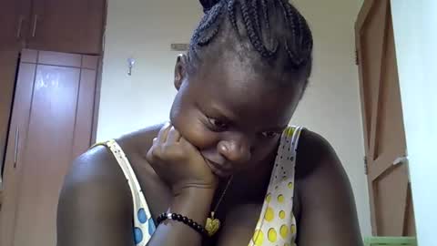 Snapshot of misscandy352_ chatting on May 16, 2026, 1:54 pm misscandy352_ online show from May 16, 2026, 1:54 pm