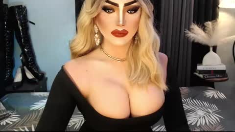 PRIESTESS CHANNEL online show from November 14, 2025, 4:49 pm