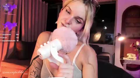 Snapshot of misschloe__ chatting on February 18, 2025, 4:48 am Chloe freelance model Please your thumbs up are important online show from February 18, 2025, 4:48 am