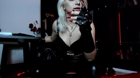 Missdarklady online show from January 22, 2025, 1:31 am