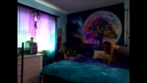 MissEeva online show from December 4, 2024, 4:38 pm