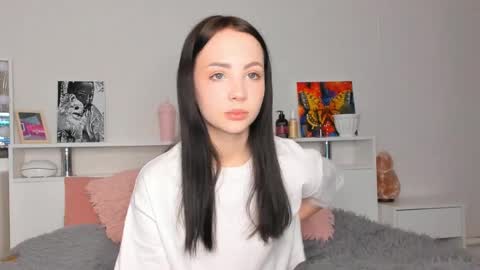 Snapshot of misseliss chatting on May 10, 2026, 6:02 pm Hello dear my name Elisa online show from May 10, 2026, 6:02 pm