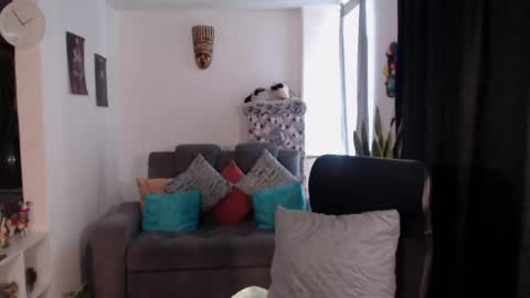 Emilie Diaz online show from April 20, 2026, 3:04 pm