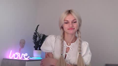EMMA online show from December 9, 2024, 8:54 pm