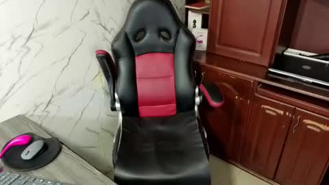 Escarlet online show from October 31, 2025, 1:28 am