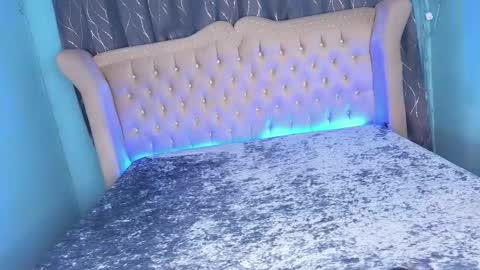 im your queen steffie online show from September 24, 2025, 11:30 pm