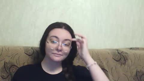 missis mona online show from April 20, 2026, 7:04 pm