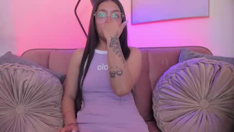 Snapshot of missisabel__ chatting on October 21, 2025, 11:38 pm Isabel Mendez online show from October 21, 2025, 11:38 pm