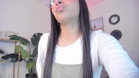 Snapshot of missisabel__ chatting on October 24, 2025, 11:12 pm Isabel Mendez online show from October 24, 2025, 11:12 pm