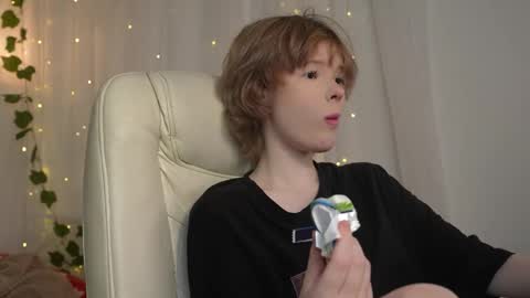 Snapshot of misska__ chatting on October 14, 2025, 8:15 am BONYA online show from October 14, 2025, 8:15 am