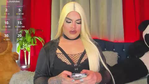 kassandra lazcano online show from January 17, 2026, 1:54 am