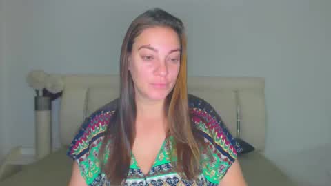 Khloe online show from November 24, 2025, 3:28 am