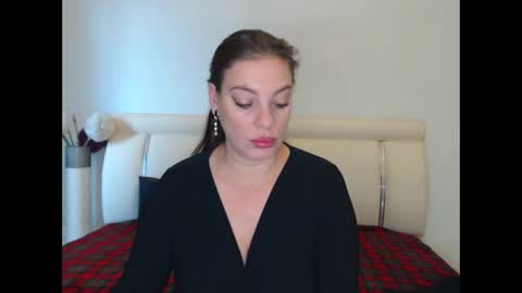 Khloe online show from December 1, 2025, 10:53 am