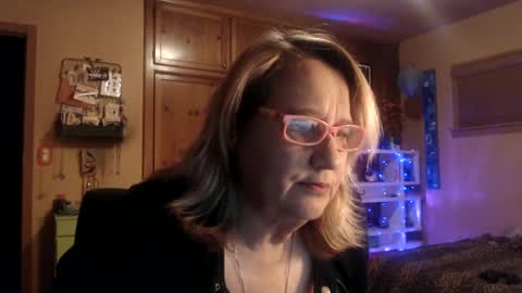 Snapshot of misskittyfox chatting on February 26, 2025, 5:31 am MissKittyFox online show from February 26, 2025, 5:31 am